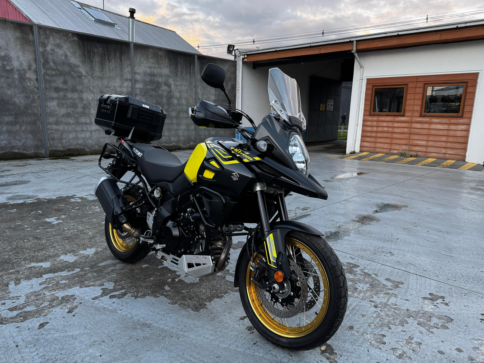 SUZUKI DL1000 V-STROM