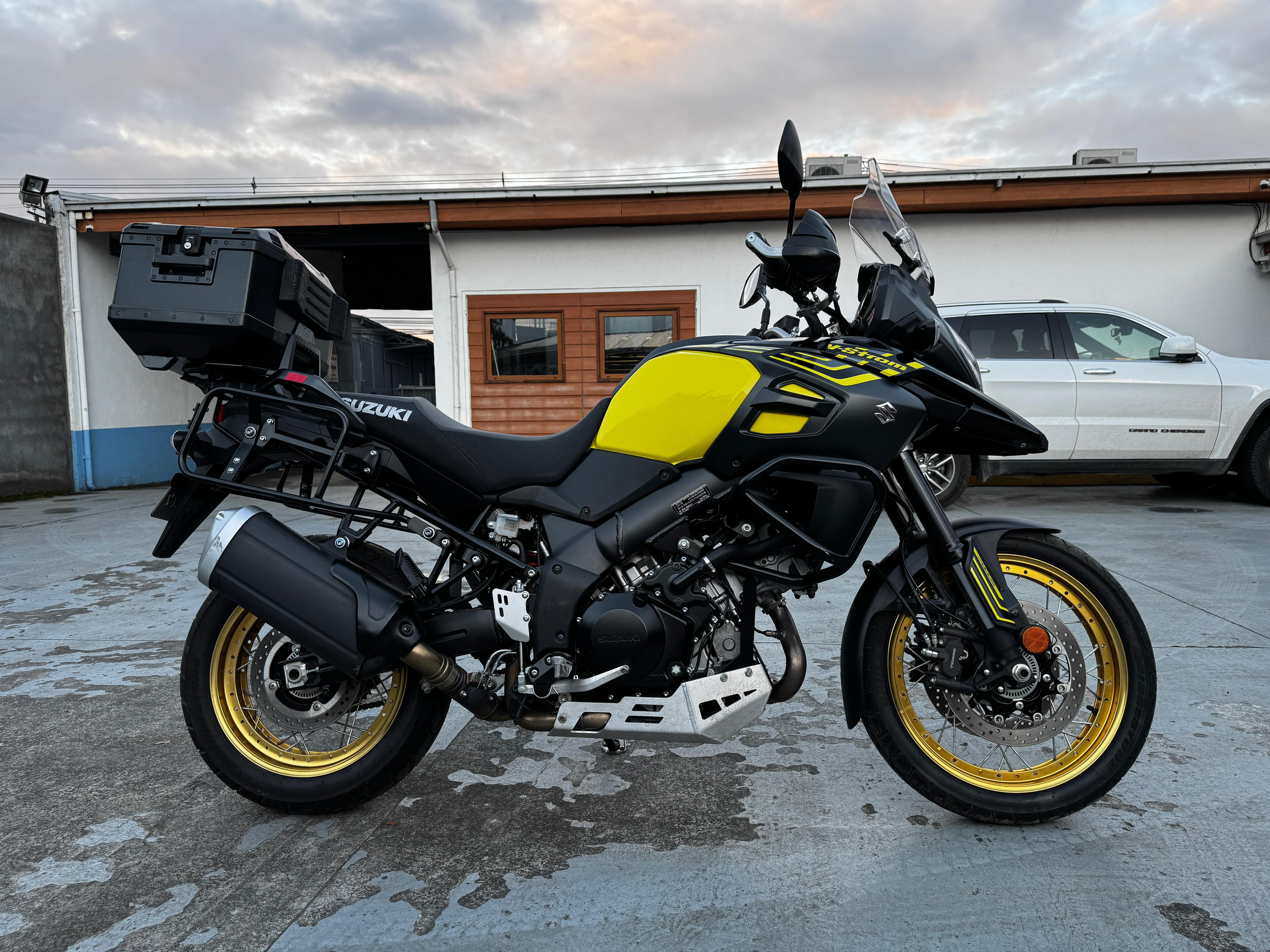 SUZUKI DL1000 V-STROM