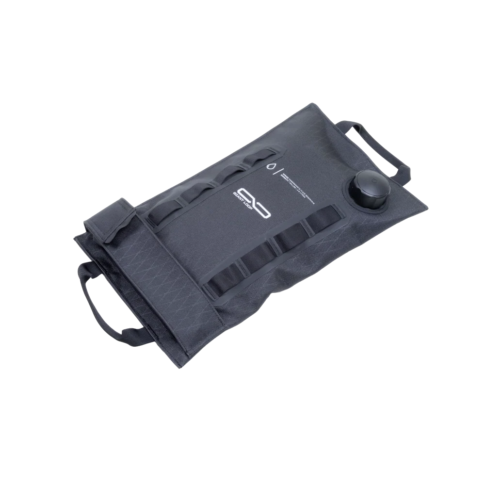 BOLSO PARA COMBUSTIBLE GIANT LOOP ARMADILLO BAG 1 GALÓN - NEGRO