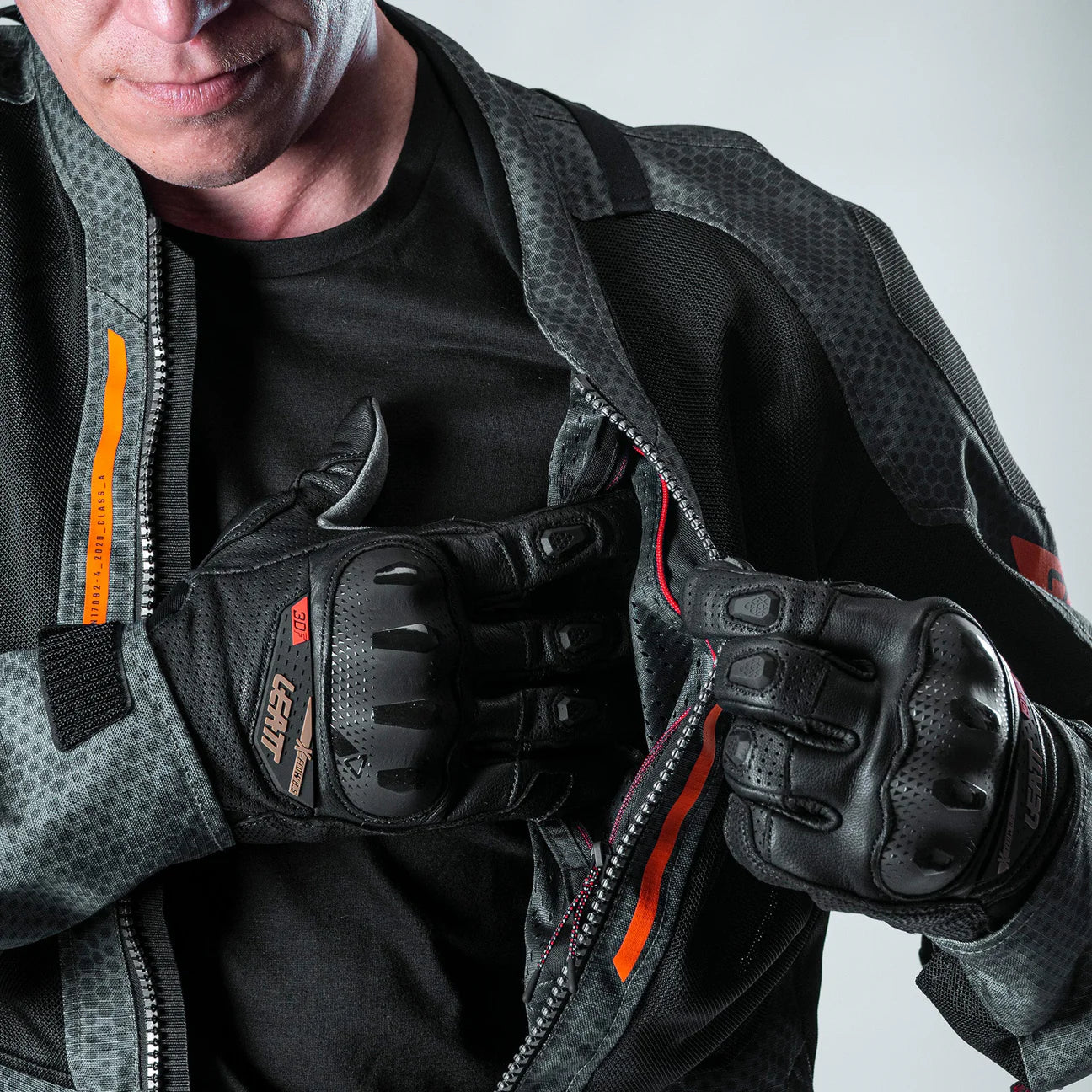 LEATT ADVENTURE FLOWTOUR 4.5 IRON MOTORCYCLE JACKET