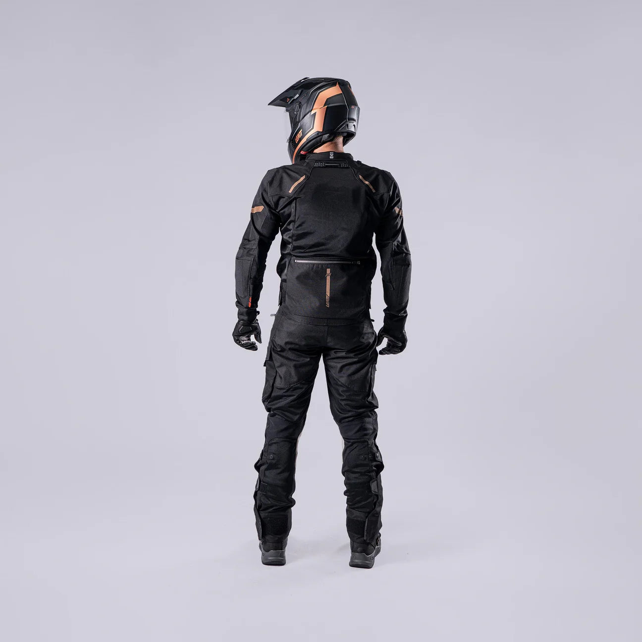 LEATT ADVENTURE FLOWTOUR 4.5 STEALTH MOTORCYCLE JACKET