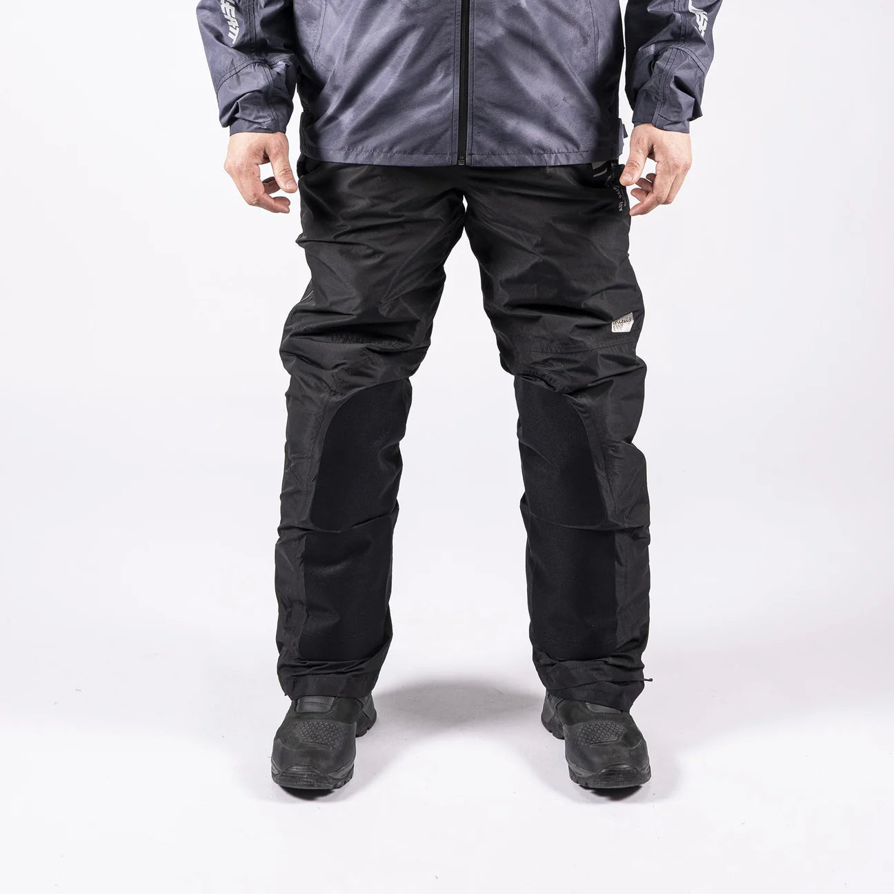 CUBRE PANTALÓN IMPERMEABLE LEATT ADV RAIN COVER NEGRO