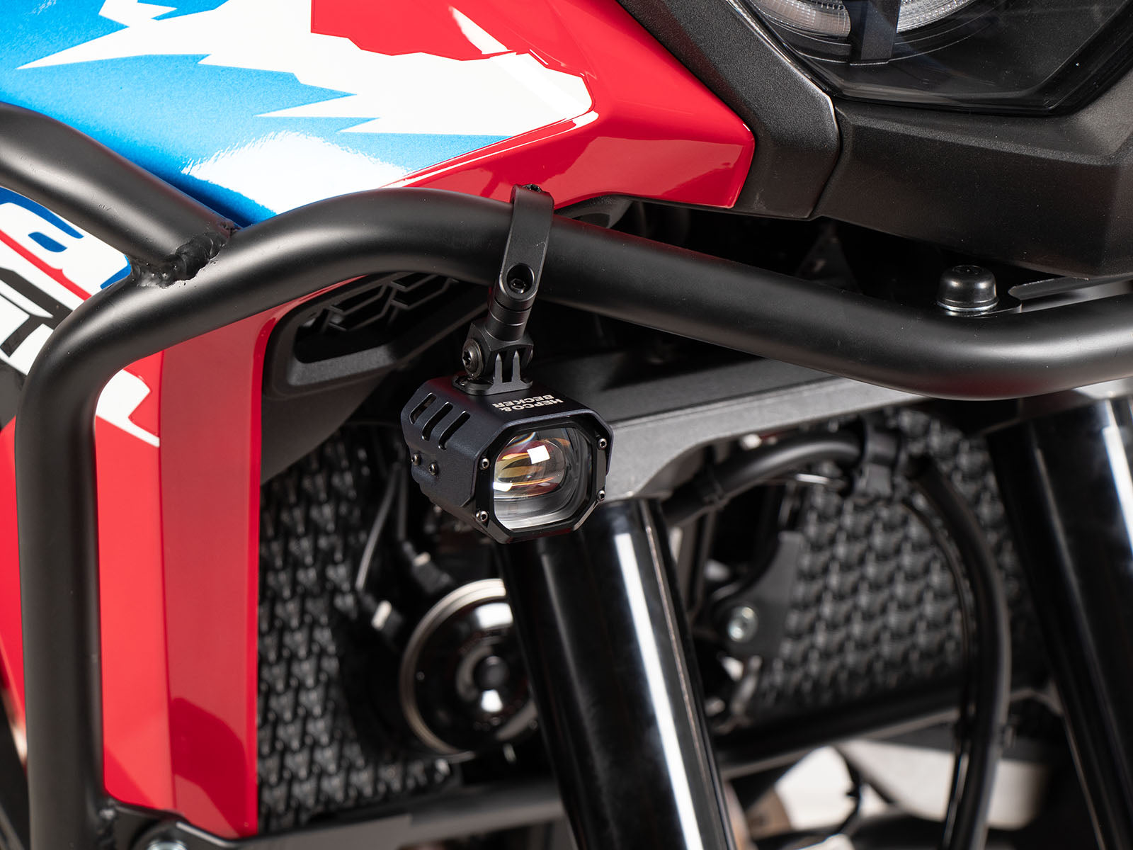 DEFENSA ESTANQUE PARA HONDA CRF 1100L AFRICA TWIN (2024->) NEGRA HEPCO & BECKER