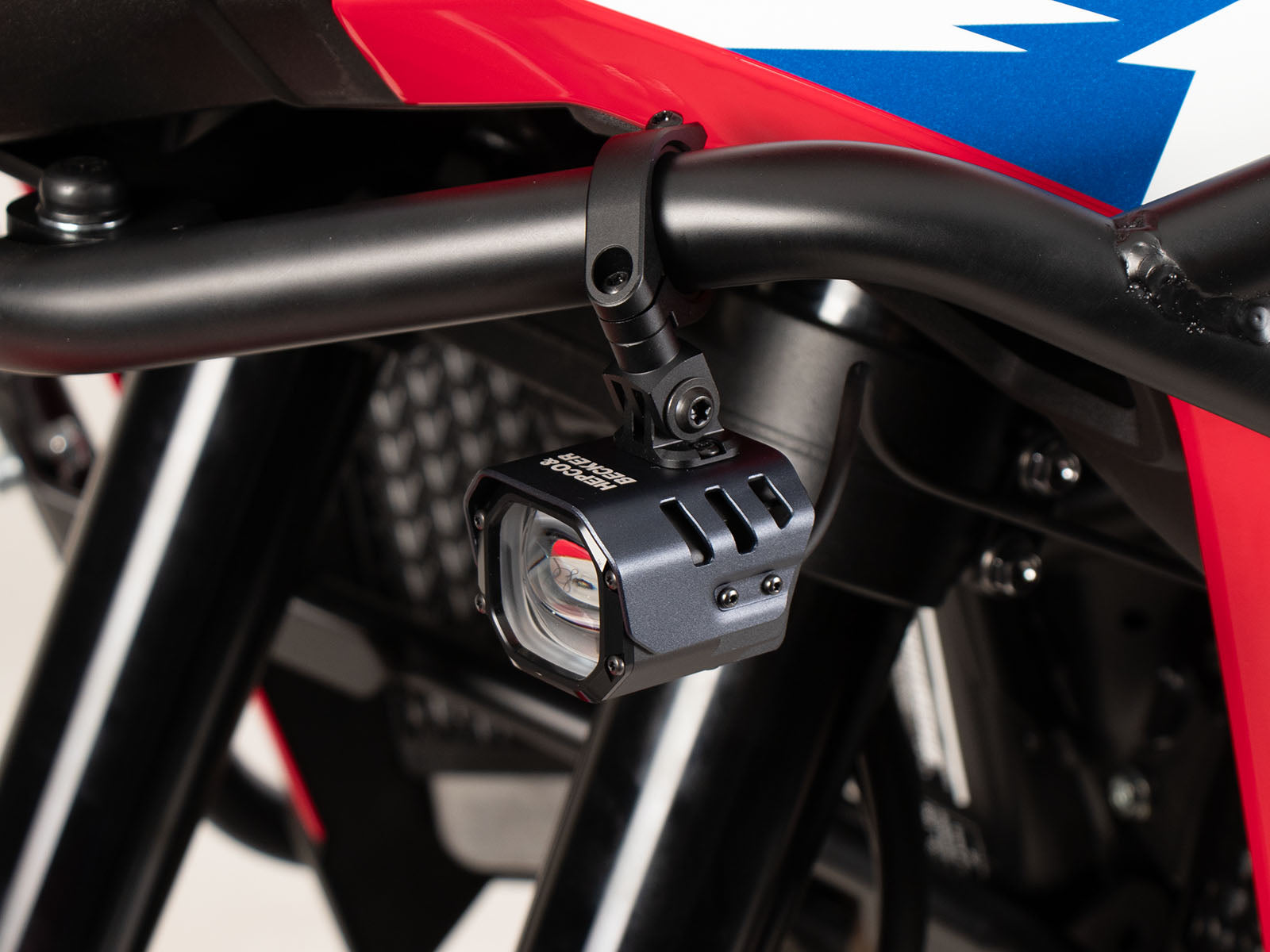 DEFENSA ESTANQUE PARA HONDA CRF 1100L AFRICA TWIN (2024->) NEGRA HEPCO & BECKER