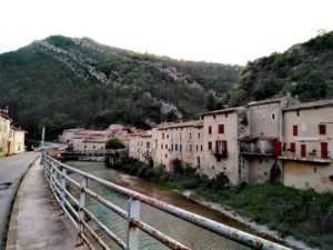 pueblo antiguo ubicado en los pirineos europeos