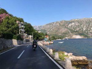 carretera en costa europea