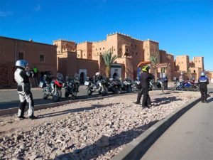 entrada mercado comercial para turistas en marruecos