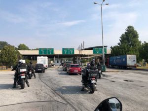 entrada caseta de peaje viajando por rumania