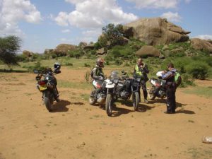 motos en la sabana en africa