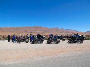 motos listas para su viaje a marruecos